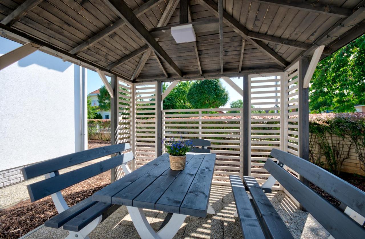 Villa Tara Buek Екстериор снимка