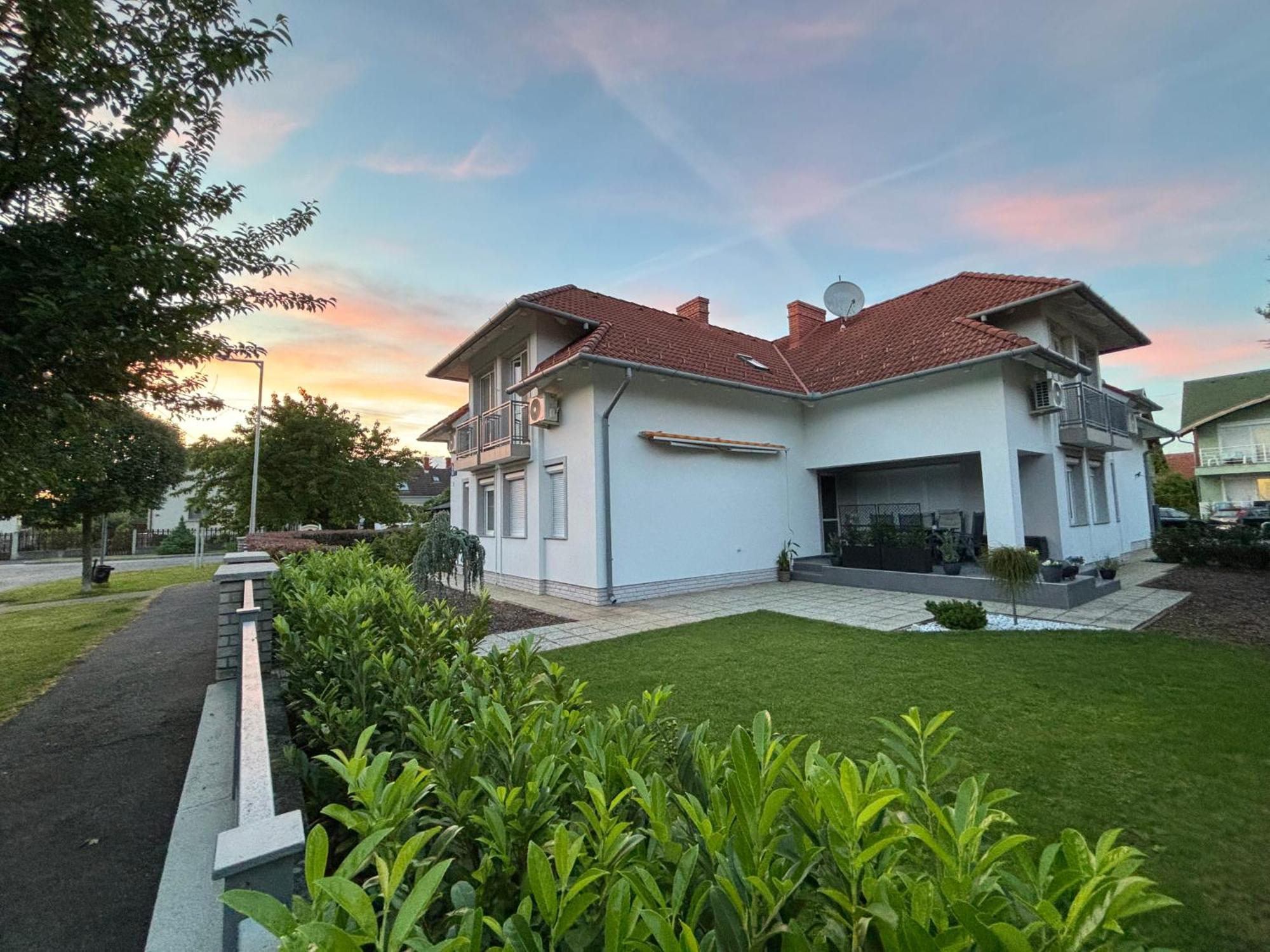 Villa Tara Buek Екстериор снимка
